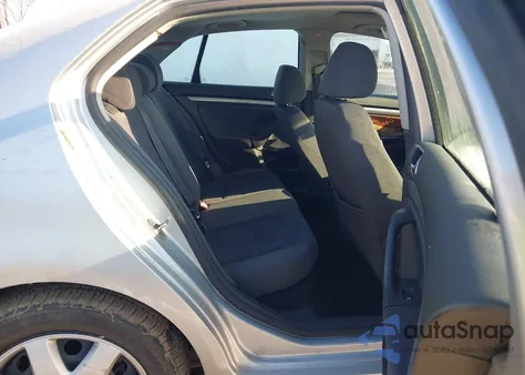 2007 Volkswagen Jetta 2.5 z USA, uszkodzony, nr VIN 3VWHF71K57M013759